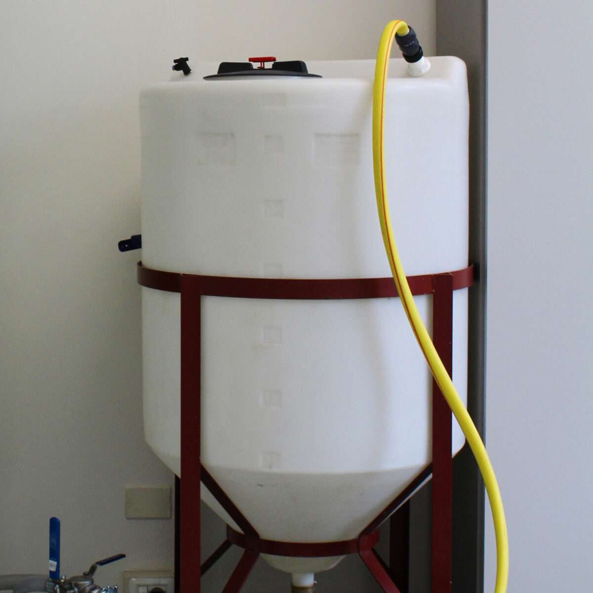 330LT TRUNCATED CONICAL TANK